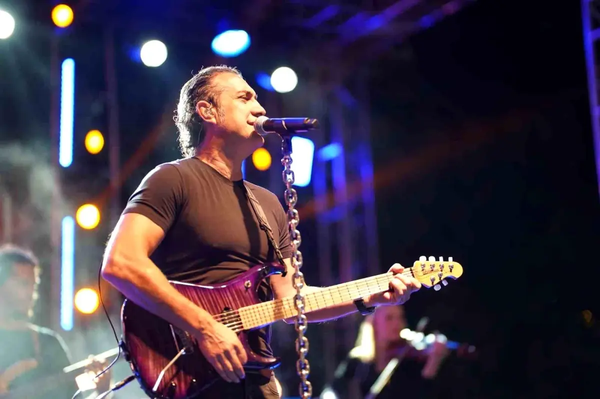 kirac erzincanda coskulu konser verdi UiKkKeAO