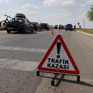 mersinde tatil yolunda feci kaza iki olu 10 yarali cJvLSv1w