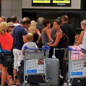 turkiyeye gelen yabanci sayisi dustu rVtCNXHL