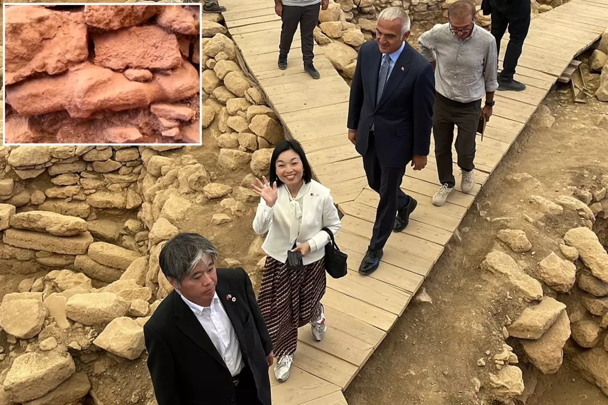 bakan ersoy gobeklitepede neolitik cagin rituellerine isik tutacak insan heykeli bulundu lIet7jAz