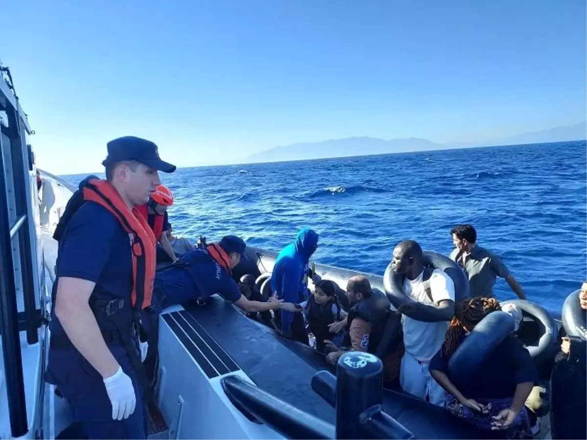 izmirde 137 duzensiz gocmen kurtarildi kiY15pqd