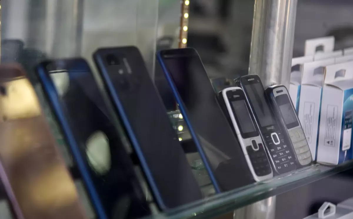 tuslu telefonlar geri donus yasiyor DLgeXDub