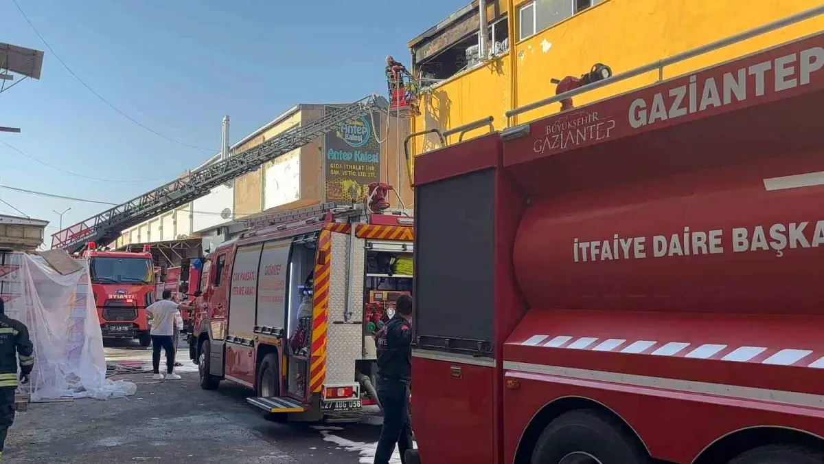 gaziantepte gida deposunda yangin 1qOeZg3j