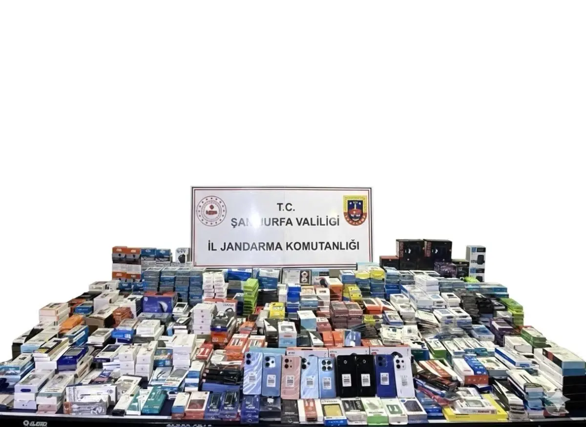 sanliurfada gumruk kacagi cep telefonu ve aksesuarlari ele gecirildi n4Vi7RCw.jpg