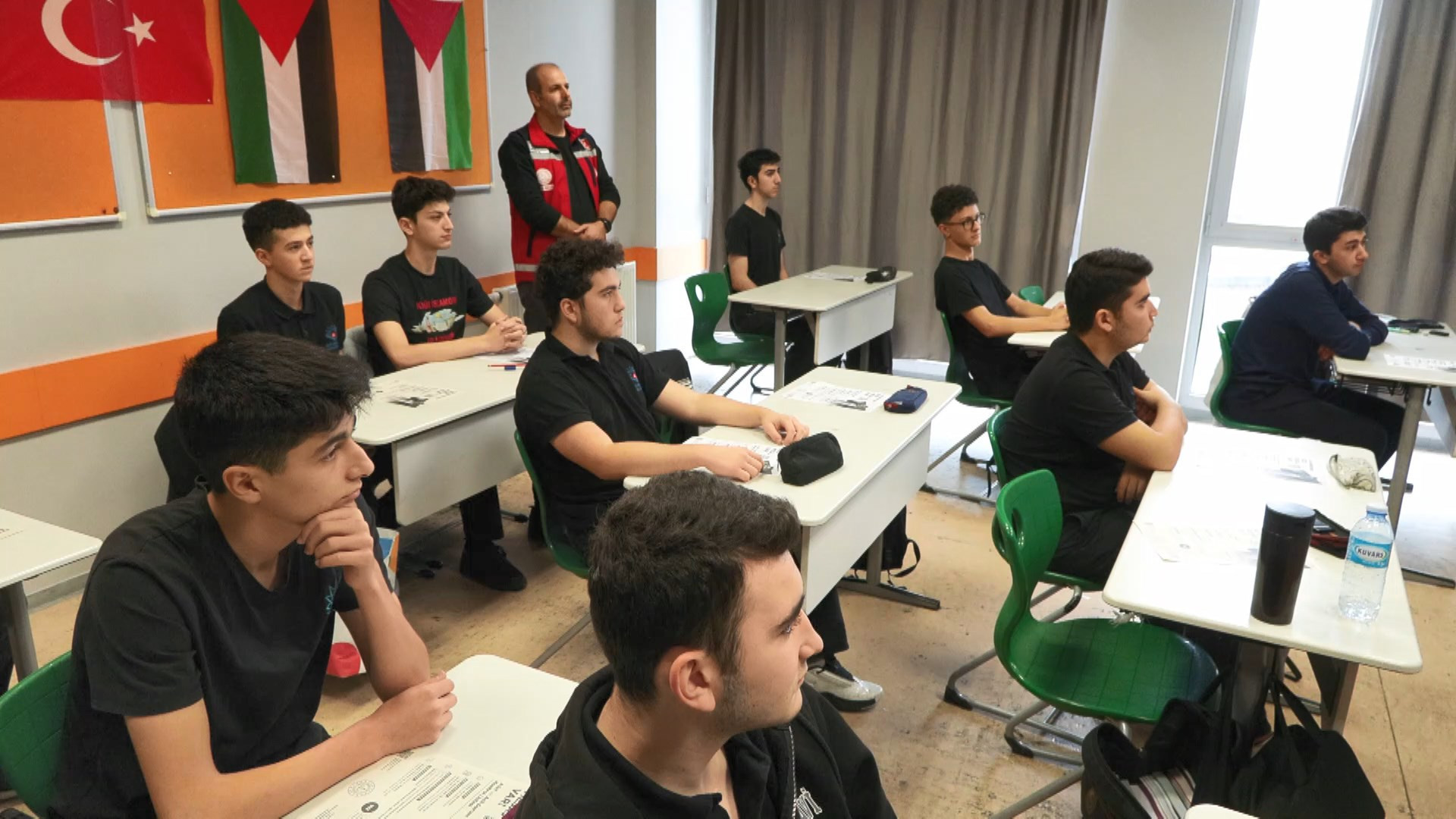 tum okullarda deprem tatbikati yapildi upCDwKXH.jpg