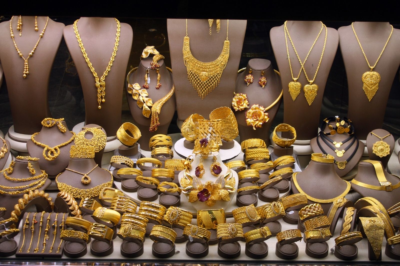 altin gune yukselisle basladi grami 5 bin 368 liradan islem goruyor GXdgxrkb.jpg