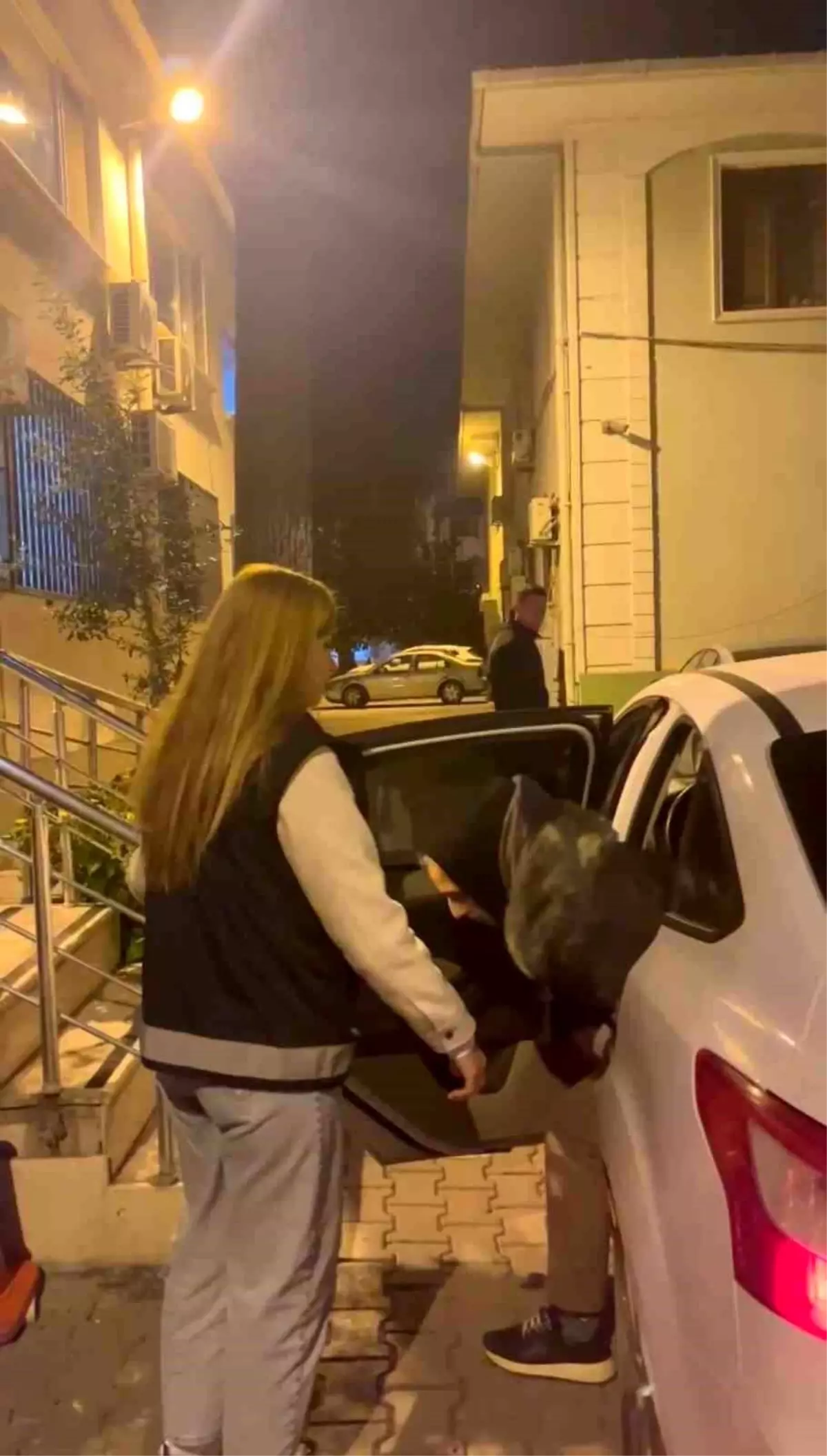 bursada kadin isletmeci musterilerin kimlik bilgileriyle kredi cekti ZxUdjKMJ.jpg