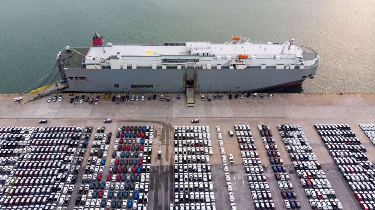 otomotiv ekimde 38 milyar dolarla ihracat sampiyonu oldu 32ClTgFm.jpg