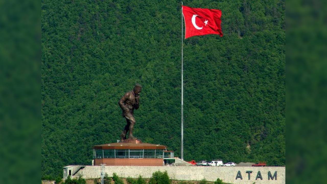 Artvin’deki Dev Atatürk Heykeli: Dünyanın En Büyük Heykeli