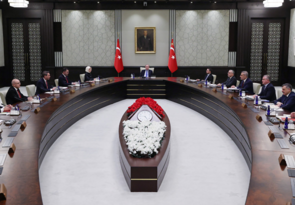 turkiyede-yalnizlik-bakanligina-yesil-isik-MRivLZT7