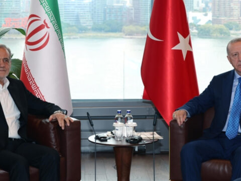 Anlaşma sonrası ilk temas: Erdoğan Pezeşkiyan ile görüştü