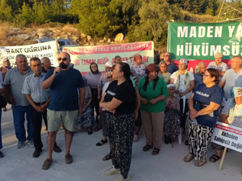 Akbelende ucuncu yil bulusmasi maden yasasini tanimiyoruz pwfM442J
